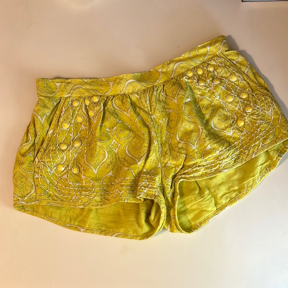 Yellow O’Neil shorts